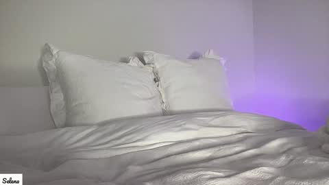 Selena online show from 12.28.24