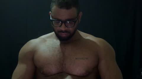 Snapshot of powerdmuscle chatting on 04.07.26 powerdmuscle online show from 04.07.26