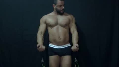 Snapshot of powerdmuscle chatting on 04.10.26 powerdmuscle online show from 04.10.26