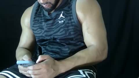 Snapshot of powerdmuscle chatting on 05.09.26 powerdmuscle online show from 05.09.26