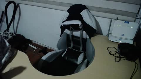 powerfulzeus2 online show from 09.25.25