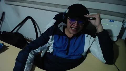 powerfulzeus2 online show from 10.09.25