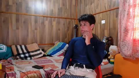 Snapshot of powertwinky chatting on 02.01.25 chris independent  online show from 02.01.25