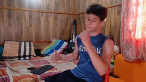 Snapshot of powertwinky chatting on 02.02.25 chris independent  online show from 02.02.25