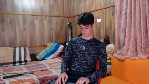 Snapshot of powertwinky chatting on 02.03.25 chris independent  online show from 02.03.25