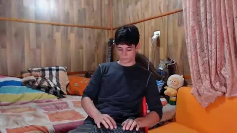 Snapshot of powertwinky chatting on 02.07.25 chris independent  online show from 02.07.25