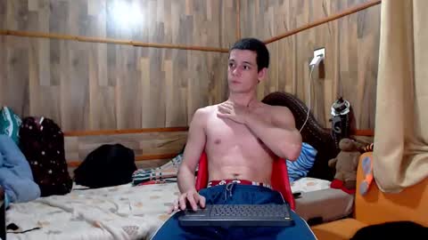 Snapshot of powertwinky chatting on 10.06.25 chris independent  online show from 10.06.25