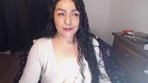 Snapshot of ppepittaaredd chatting on 04.27.26 maryana online show from 04.27.26