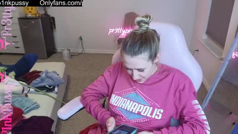 Snapshot of pr3ttyp1nkpussy chatting on 01.15.25 Evangeline Eva Darling online show from 01.15.25