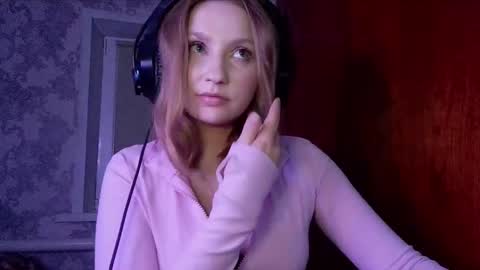 Snapshot of pr_in_cess_ chatting on 10.15.25 pr_in_cess_ online show from 10.15.25