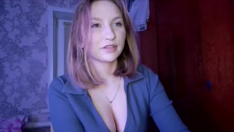 Snapshot of pr_in_cess_ chatting on 10.17.25 pr_in_cess_ online show from 10.17.25