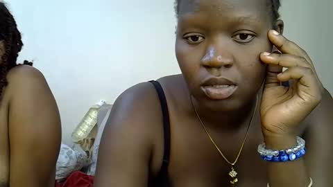 Snapshot of precious_gift chatting on 11.09.25 precious_gift online show from 11.09.25