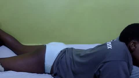 Snapshot of precious_nesh chatting on 10.29.25 precious_nesh online show from 10.29.25