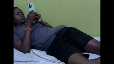 Snapshot of precious_nesh chatting on 11.05.25 precious_nesh online show from 11.05.25