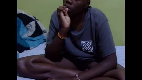 Snapshot of precious_nesh chatting on 11.08.25 precious_nesh online show from 11.08.25