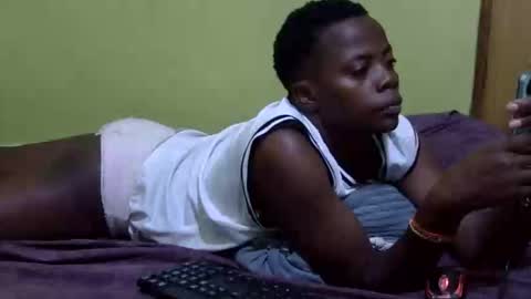 Snapshot of precious_nesh chatting on 12.19.25 precious_nesh online show from 12.19.25