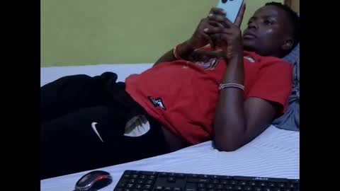 Snapshot of precious_nesh chatting on 12.21.25 precious_nesh online show from 12.21.25