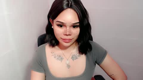 MAXXINE online show from 01.08.25