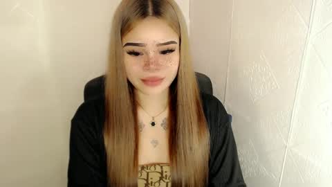 MAXXINE online show from 03.07.25