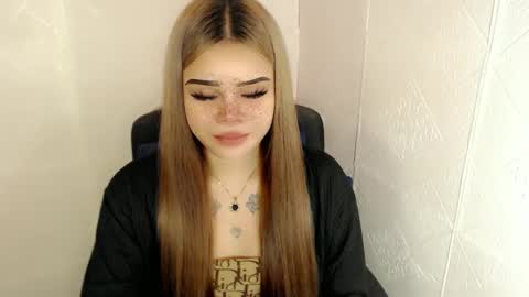 MAXXINE online show from 03.08.25