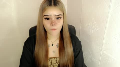 MAXXINE online show from 03.09.25