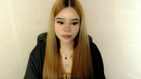 MAXXINE online show from 10.11.25