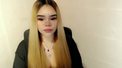 MAXXINE online show from 02.12.26