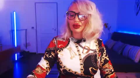 Victoria online show from 12.11.24