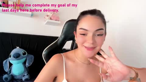 Snapshot of pregnant_sweet1 chatting on 01.09.25 Angelly online show from 01.09.25