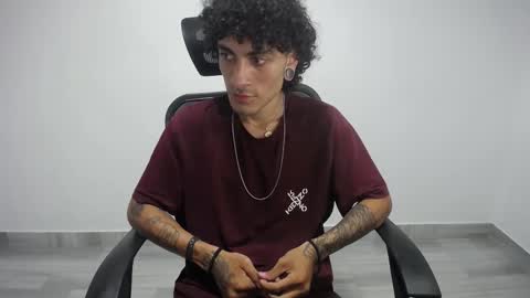 Plux online show from 02.23.25