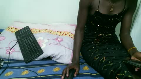 Snapshot of preshty chatting on 10.06.25 preshty online show from 10.06.25
