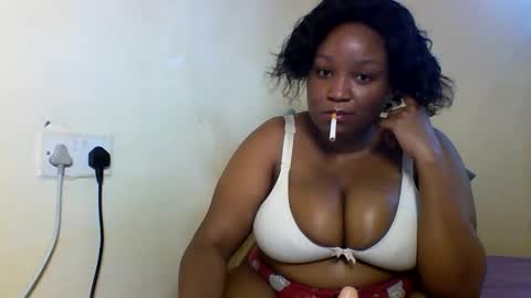Snapshot of prettie_diva0 chatting on 10.06.25 Prettie diva online show from 10.06.25
