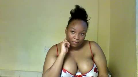 Snapshot of prettie_diva0 chatting on 10.11.25 Prettie diva online show from 10.11.25