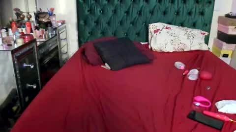 Yasmine pretty online show from 09.18.25