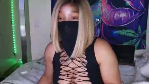 Snapshot of pretty69queen chatting on 05.20.26 Yasmine pretty online show from 05.20.26