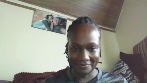 Snapshot of pretty_beib chatting on 04.29.26 Karol online show from 04.29.26