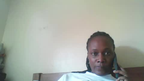 Snapshot of pretty_beib chatting on 05.19.26 Karol online show from 05.19.26