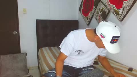 Snapshot of pretty_boy_model0 chatting on 02.10.25 pretty_boy_model0 online show from 02.10.25