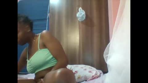 Snapshot of pretty_darya chatting on 01.07.25 pretty_darya online show from 01.07.25