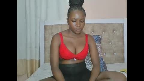 Snapshot of pretty_ebony2 chatting on 02.14.26 Anne online show from 02.14.26