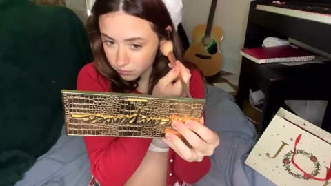 Snapshot of pretty_in_p1nk chatting on 12.18.24 Sophie  online show from 12.18.24