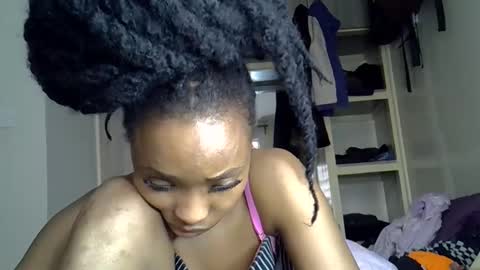 Snapshot of pretty_jazmine chatting on 09.17.25 Jaz online show from 09.17.25