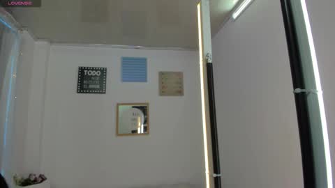 pretty online show from 11.05.25