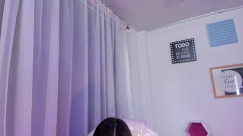 pretty online show from 02.12.26