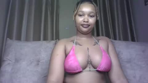 Snapshot of pretty_little_baibe chatting on 10.23.25 Tracy online show from 10.23.25