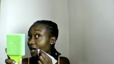 Snapshot of pretty_luv1 chatting on 06.18.26 pretty luv1 online show from 06.18.26