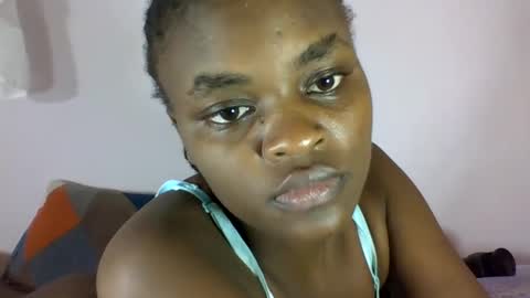 Snapshot of pretty_miya chatting on 12.01.24 pretty_miya online show from 12.01.24