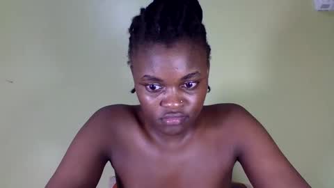 Snapshot of pretty_miya chatting on 12.23.24 pretty_miya online show from 12.23.24