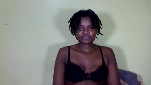 Snapshot of pretty_miya chatting on 12.27.24 pretty_miya online show from 12.27.24