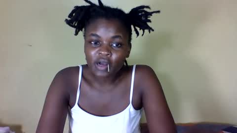 Snapshot of pretty_miya chatting on 12.31.24 pretty_miya online show from 12.31.24